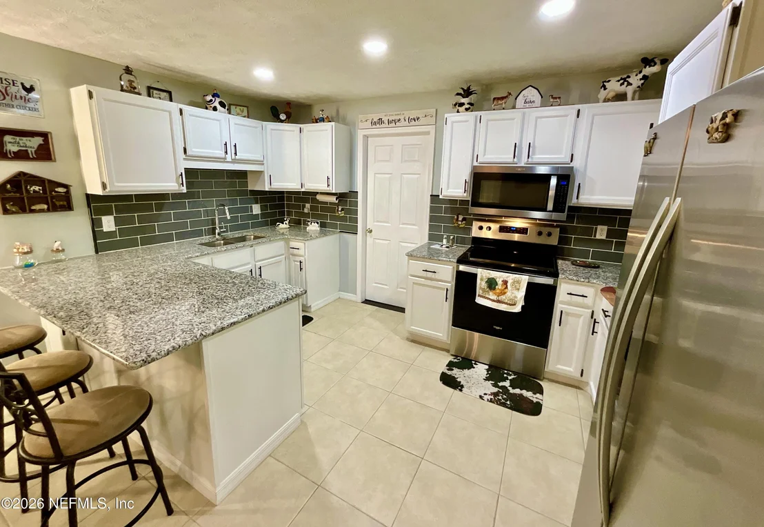 Photo of 468 SE 28TH Way
