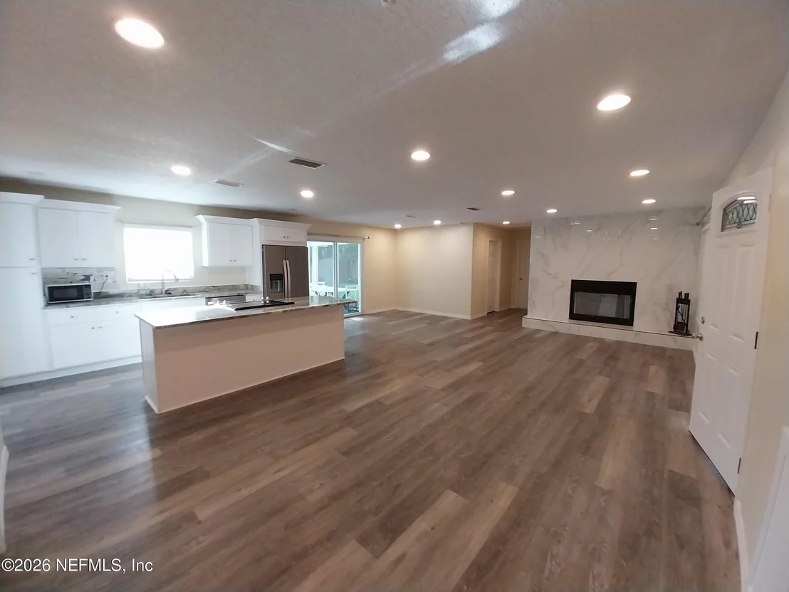 Photo of 855 S HOLMES Boulevard