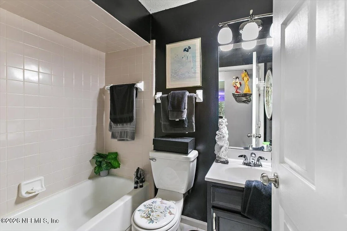 Photo of 8439 COLLINS Road