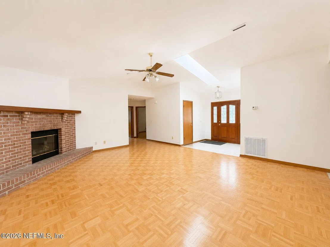 Photo of 6 SURFCREST Street