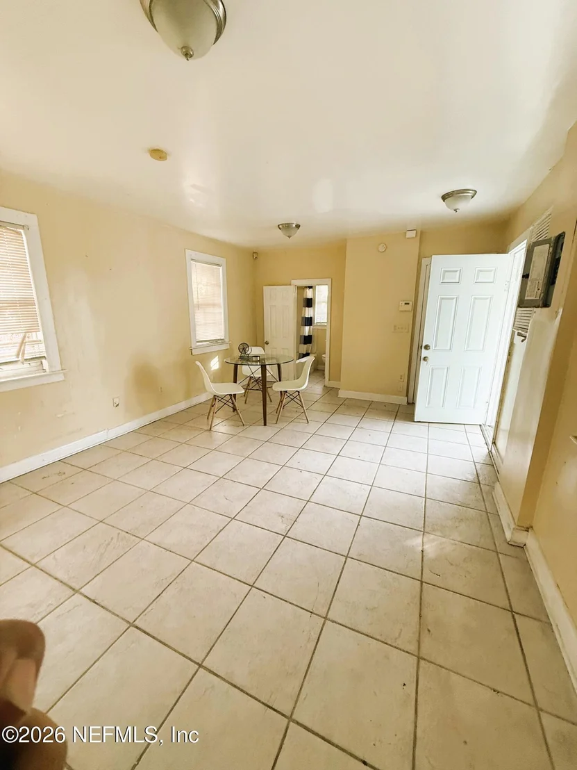 Photo of 2036 MONCRIEF Road