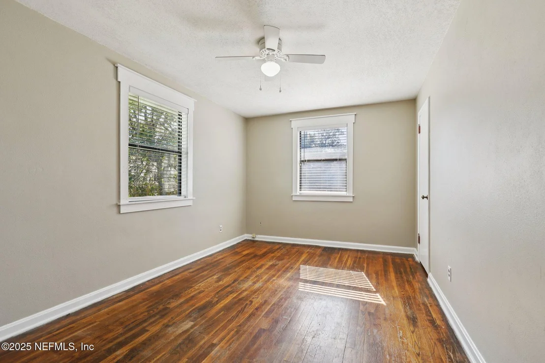 Photo of 2707 MERWYN Road