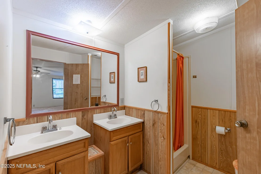 Photo of 101 PINE TREE Lane