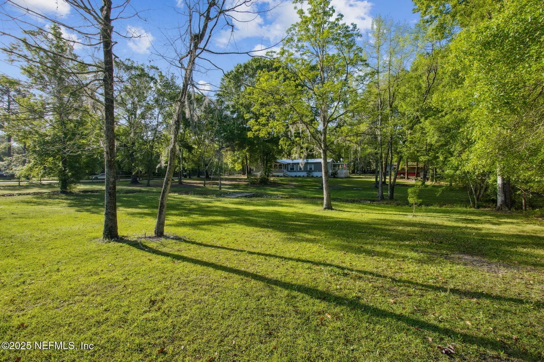 Photo of 812 JONATHAN Road