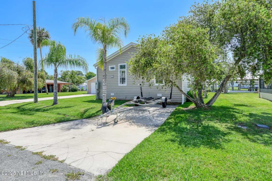 Photo of 156 MOONLITE Drive