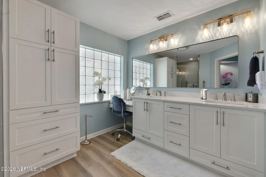 Photo of 1004 FLORA PARKE Drive