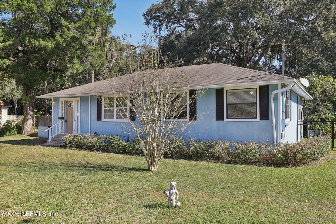 Photo of 2707 MERWYN Road