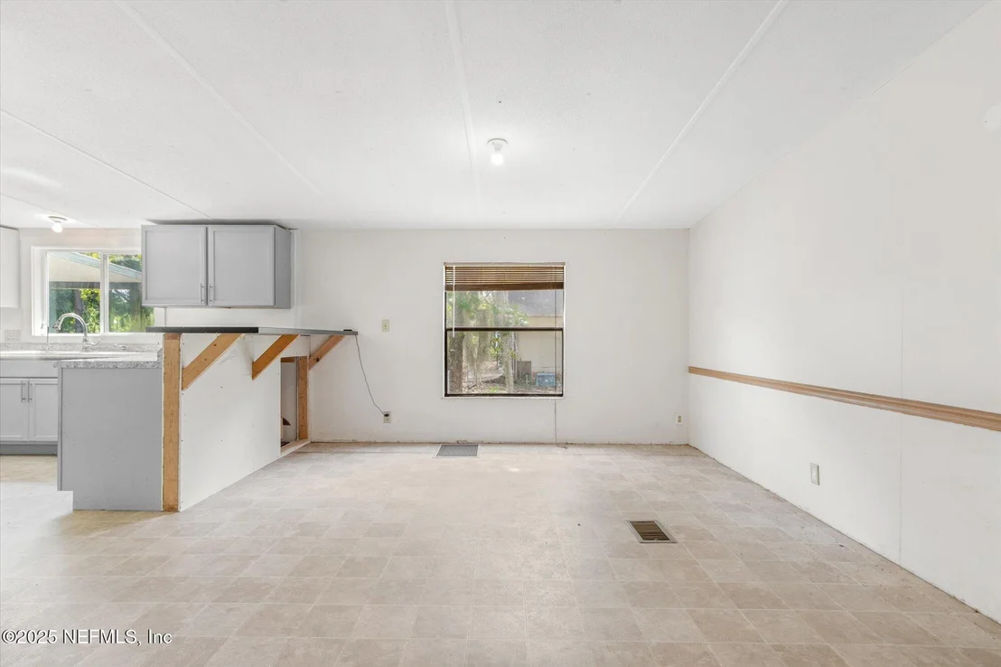 Photo of 133 AUGUSTA Avenue