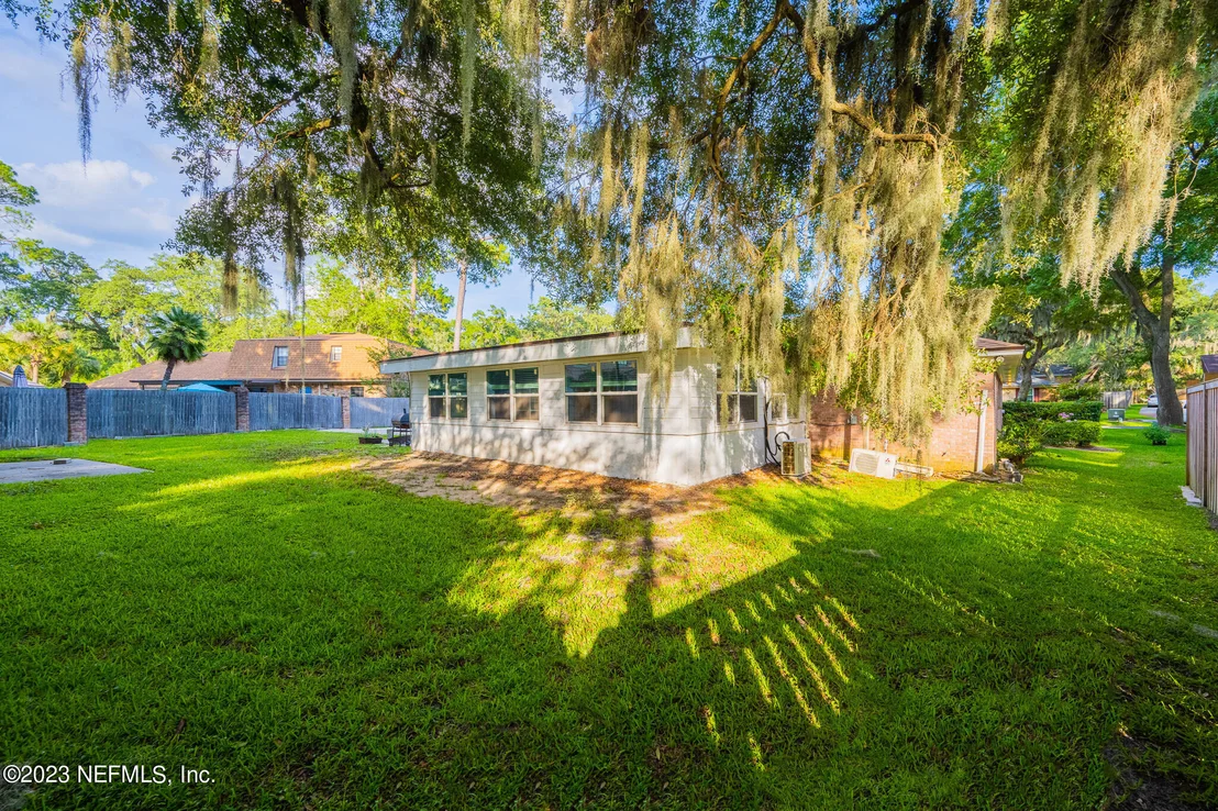 Photo of 4442 RIVER TRAIL Road