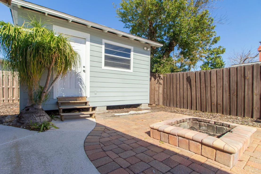 Photo of 705 PALM TREE Road