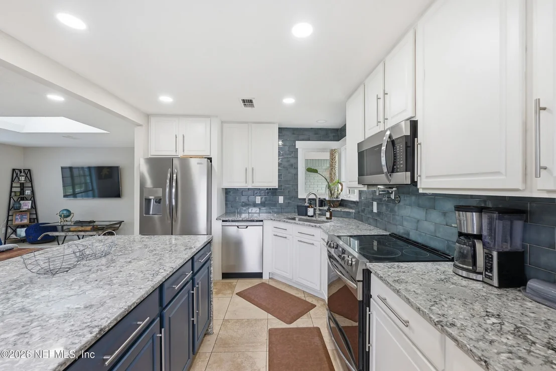 Photo of 276 HARBOR Drive
