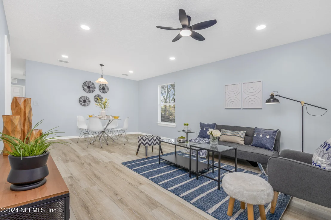 Photo of 498 ARLINGTON Road N