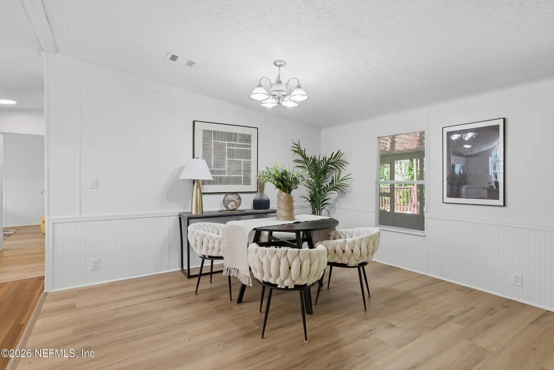 Photo of 138 THOMAS Avenue