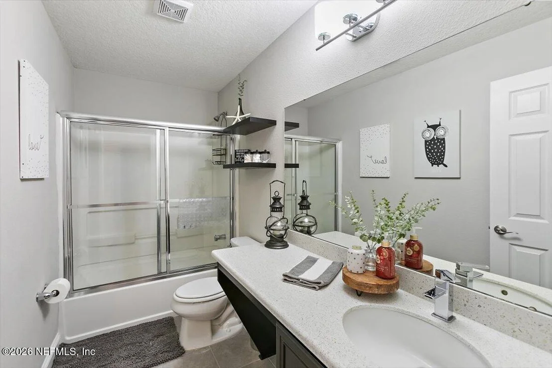 Photo of 16001 HUTTON Lane