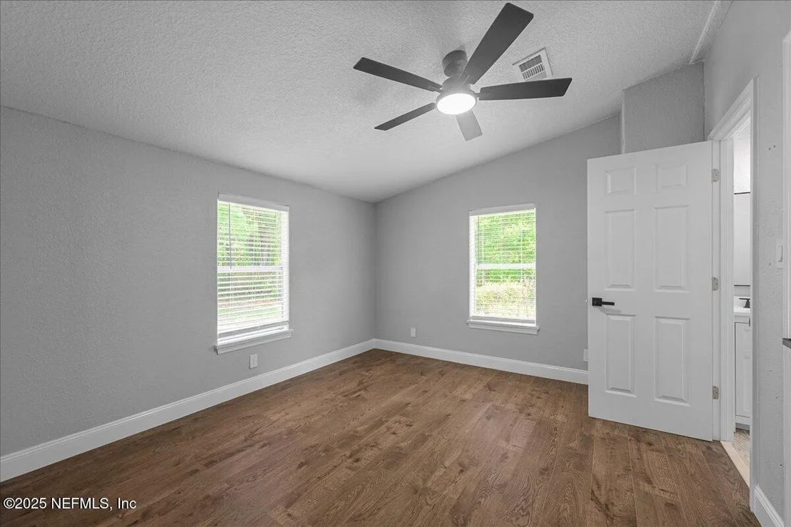 Photo of 146 CROSBY Road