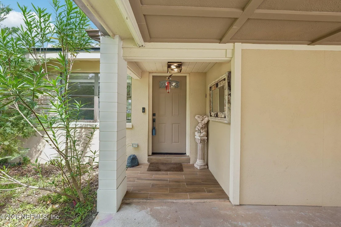 Photo of 5121 DUNSTAN Road