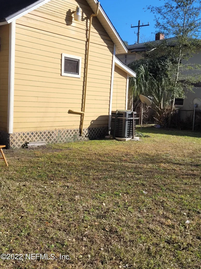 Photo of 1028 DANIEL Street