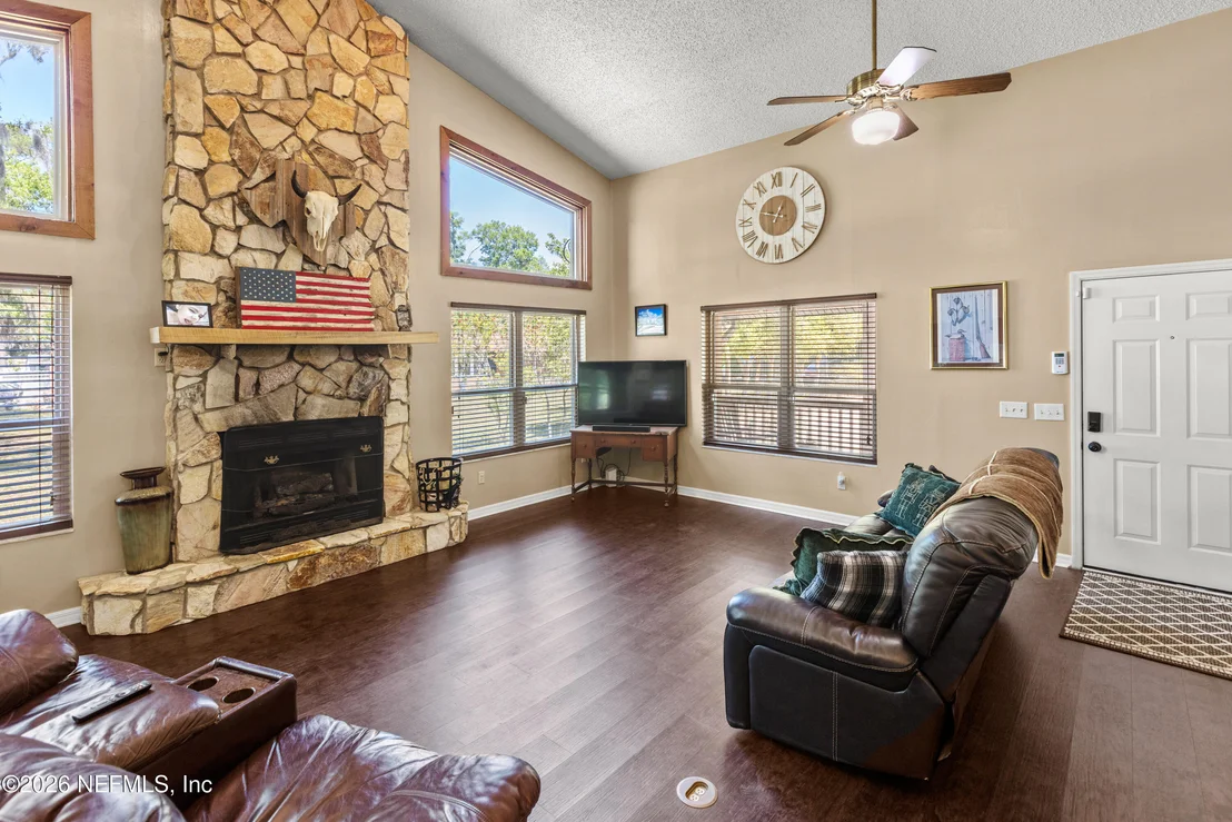 Photo of 5930 ISLAND Road