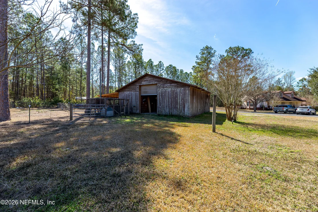 Photo of 8404 NESBITT Road
