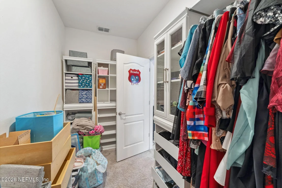 Photo of 120 OAKLEAF Way