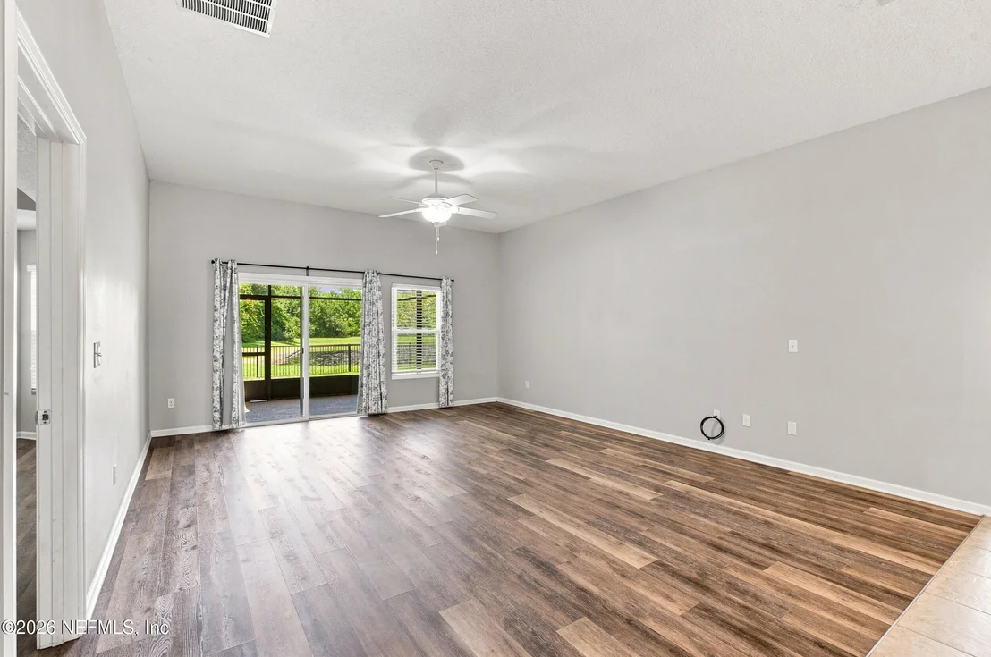 Photo of 285 W ADELAIDE Drive