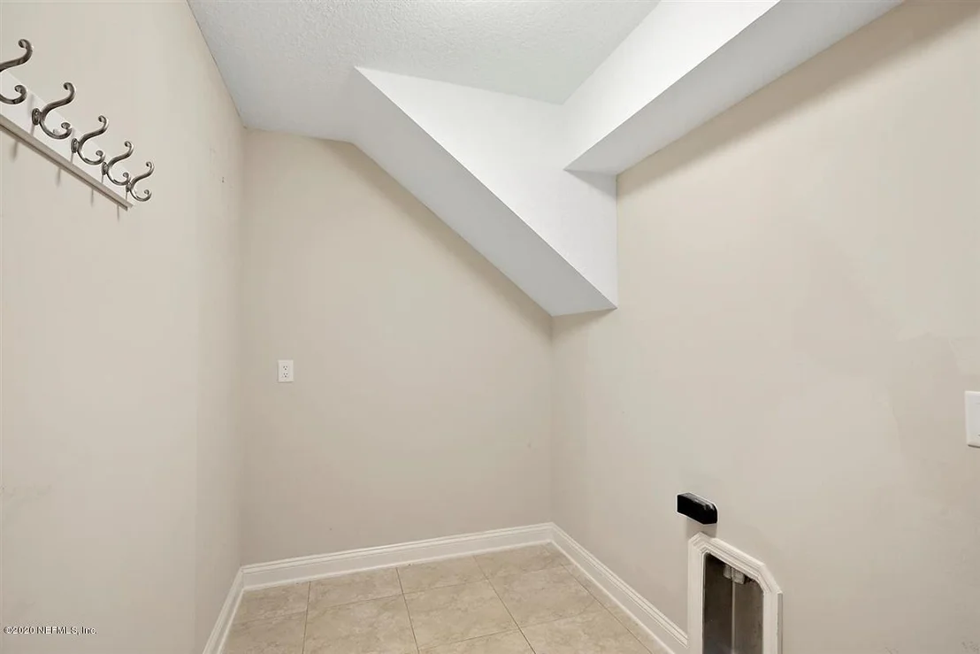 Photo of 305 TAVISTOCK Drive