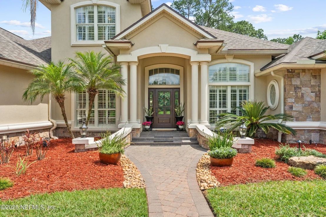 Photo of 389 SUMMERSET Drive