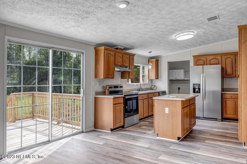Photo of 43013 LARSEN Road