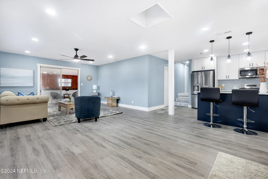 Photo of 958 OVERLOOK Drive