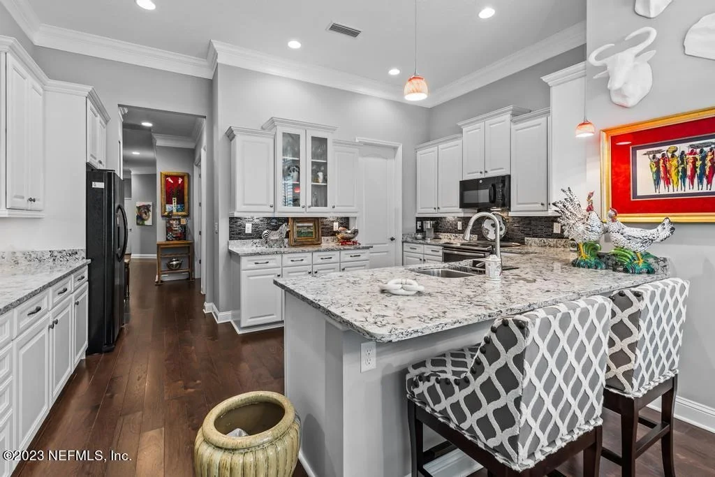 Photo of 1604 SUGAR LOAF Lane