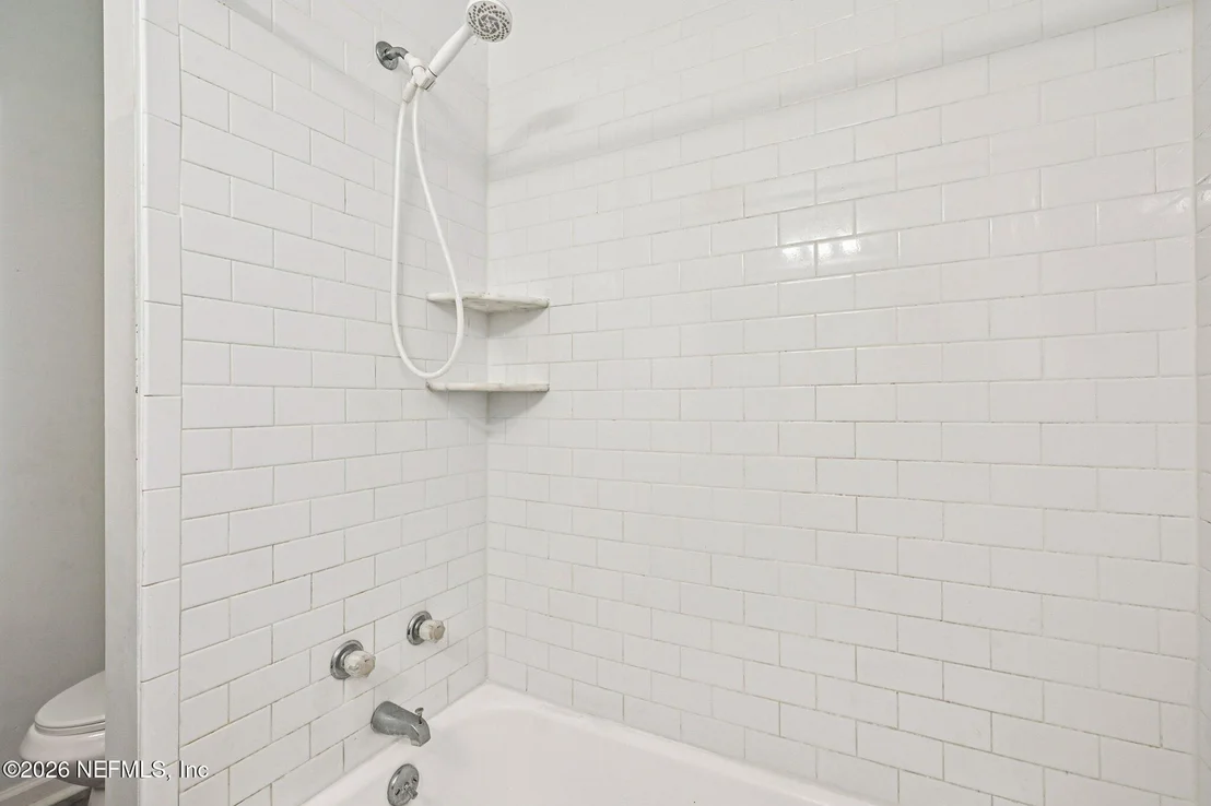 Photo of 1044 HALIFAX Road