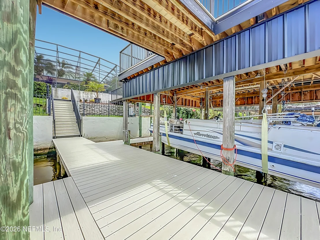 Photo of 129 RIVER Road