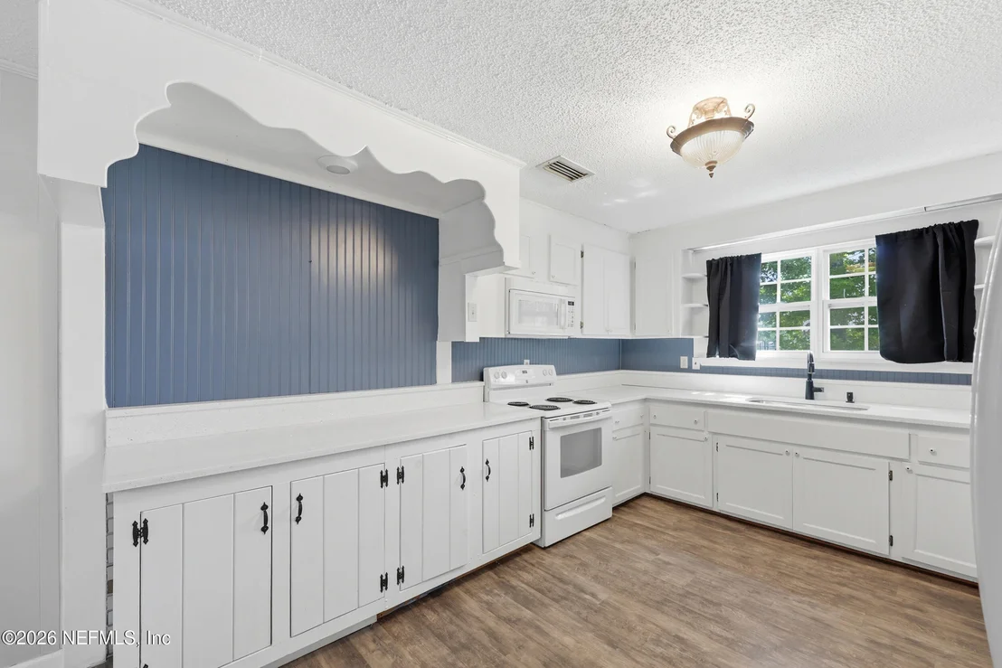 Photo of 9246 BEARDEN Road