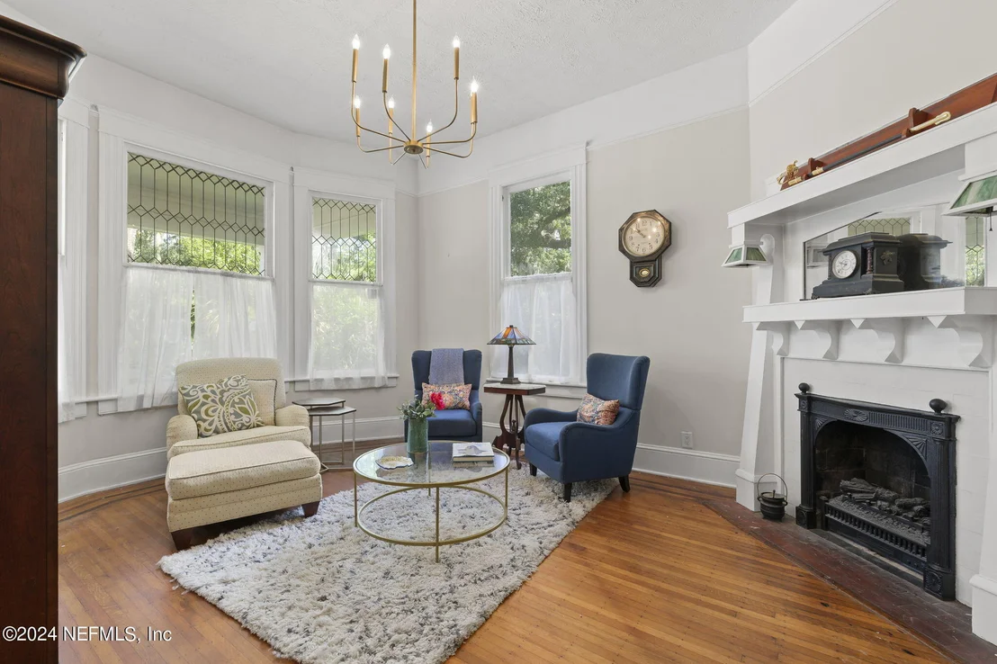 Photo of 2772 RIVERSIDE Avenue