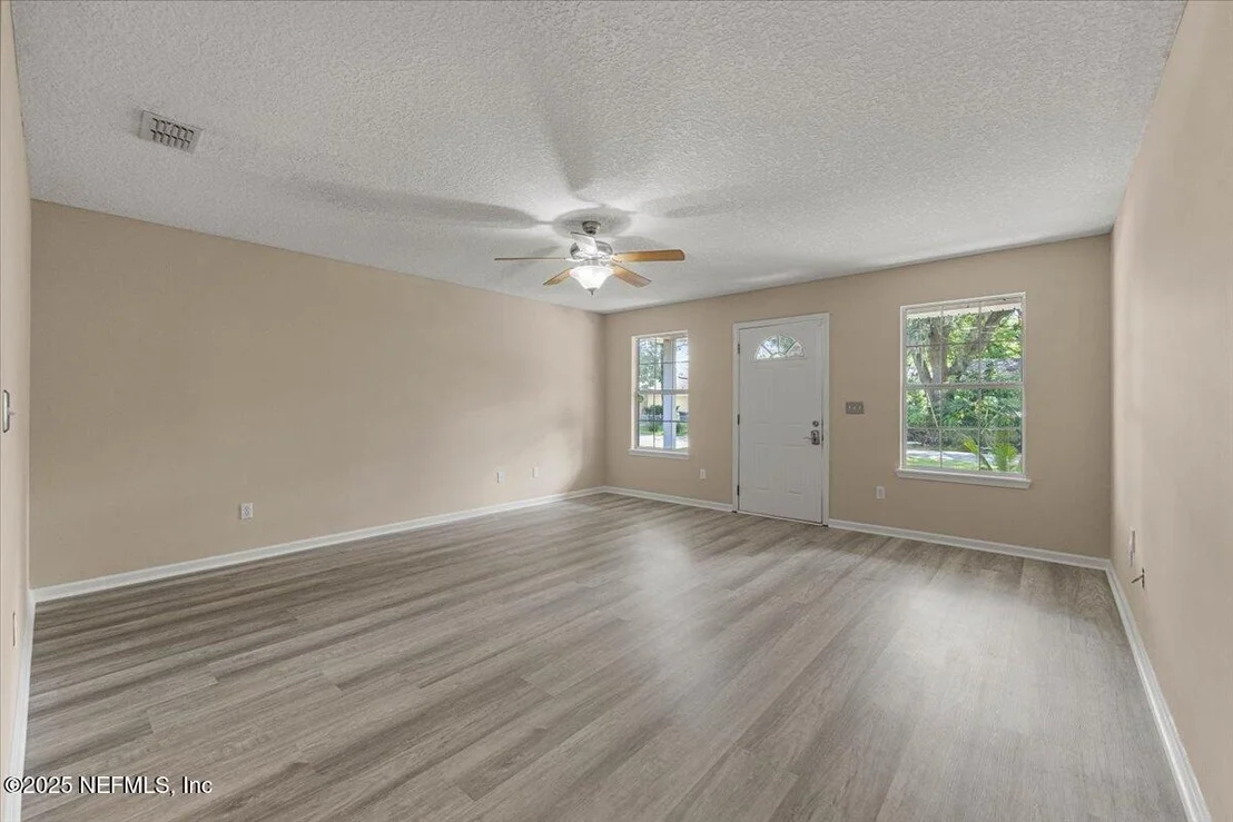 Photo of 4527 CLAIRMONT Road