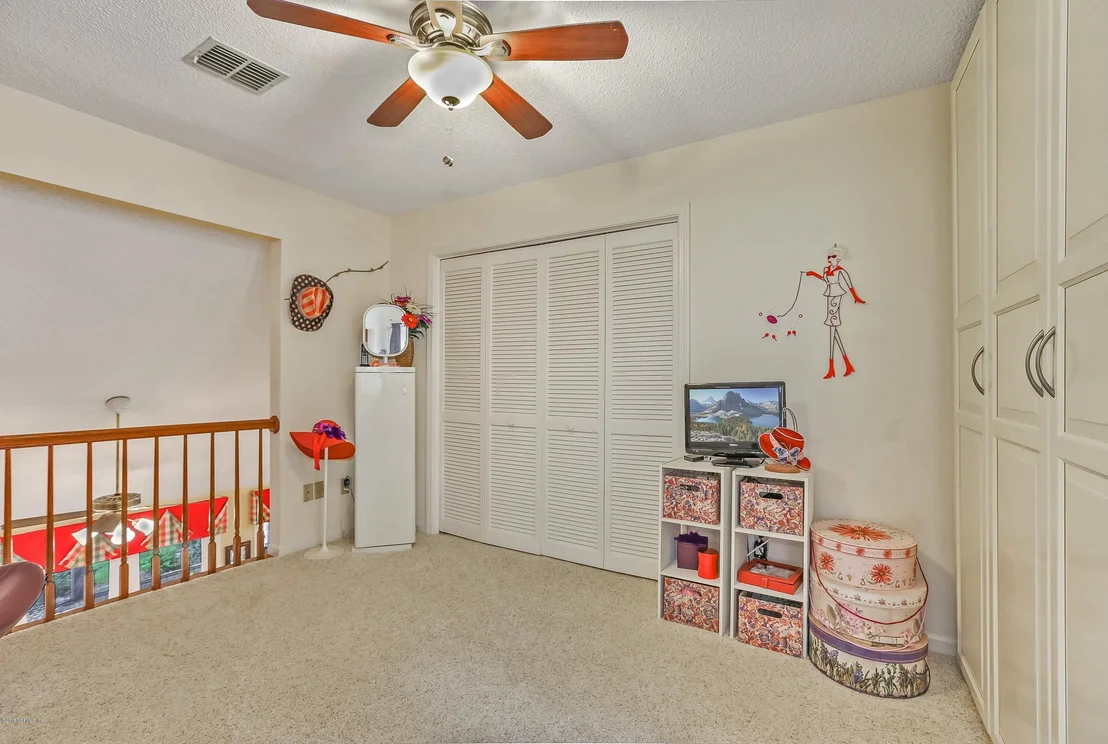 Photo of 8232 RIVER Road
