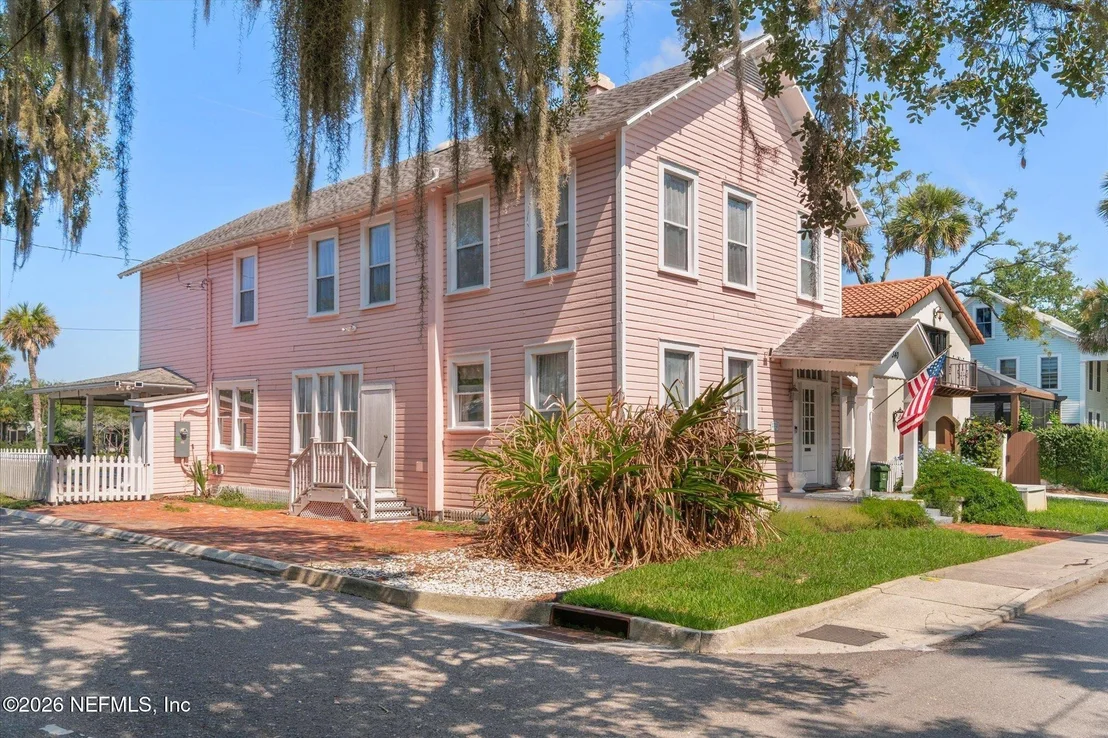 Photo of 340 CHARLOTTE Street