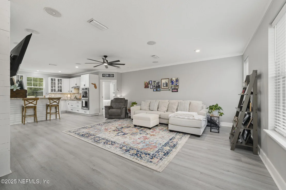 Photo of 1499 SHEFFIELD Road
