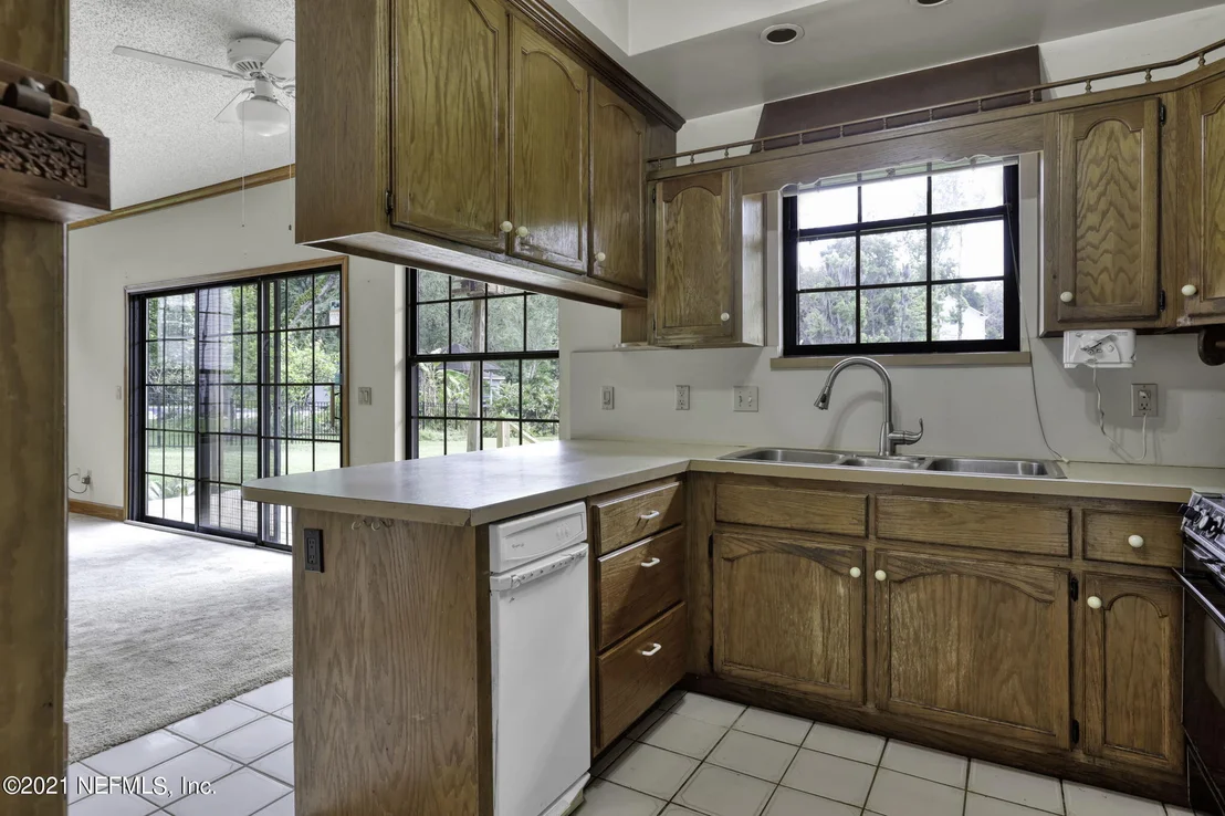 Photo of 824 LAWHON Drive