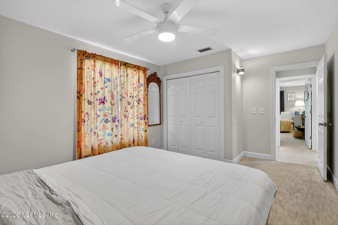 Photo of 104 OAK VIEW Circle