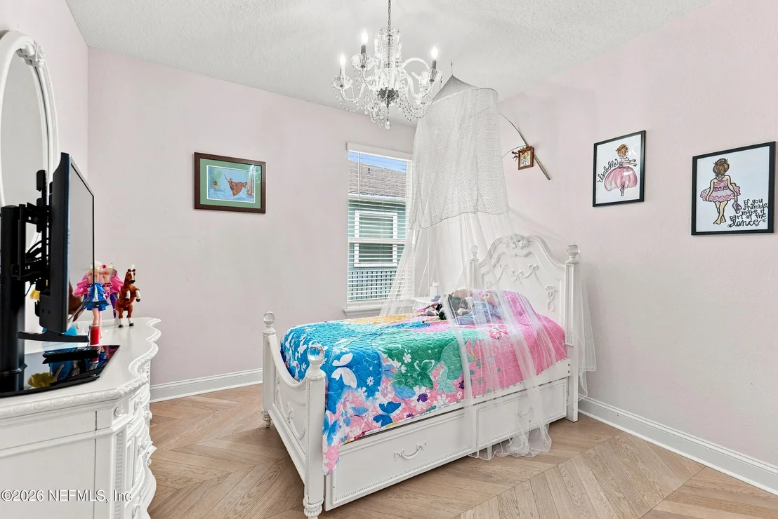 Photo of 559 GLORIETA Drive