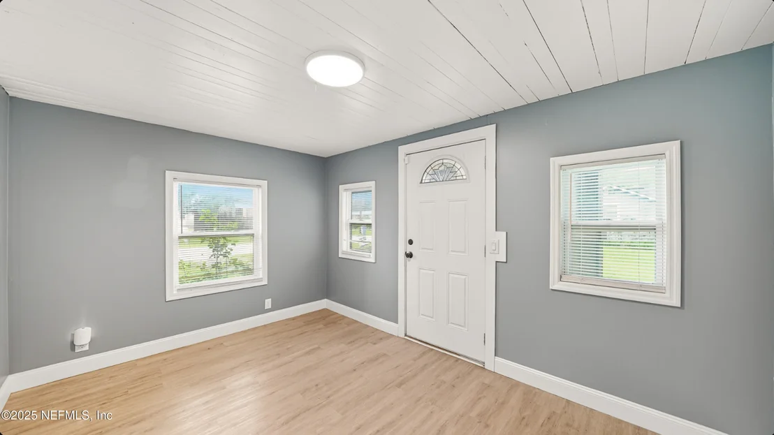 Photo of 7637 HAMMOND Boulevard