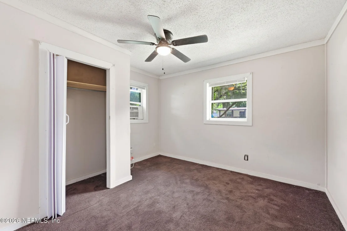 Photo of 1029 W 12TH Street