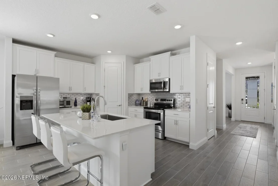 Photo of 2110 RAGLAN Circle