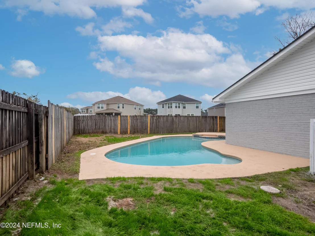 Photo of 8327 POINTER Drive N