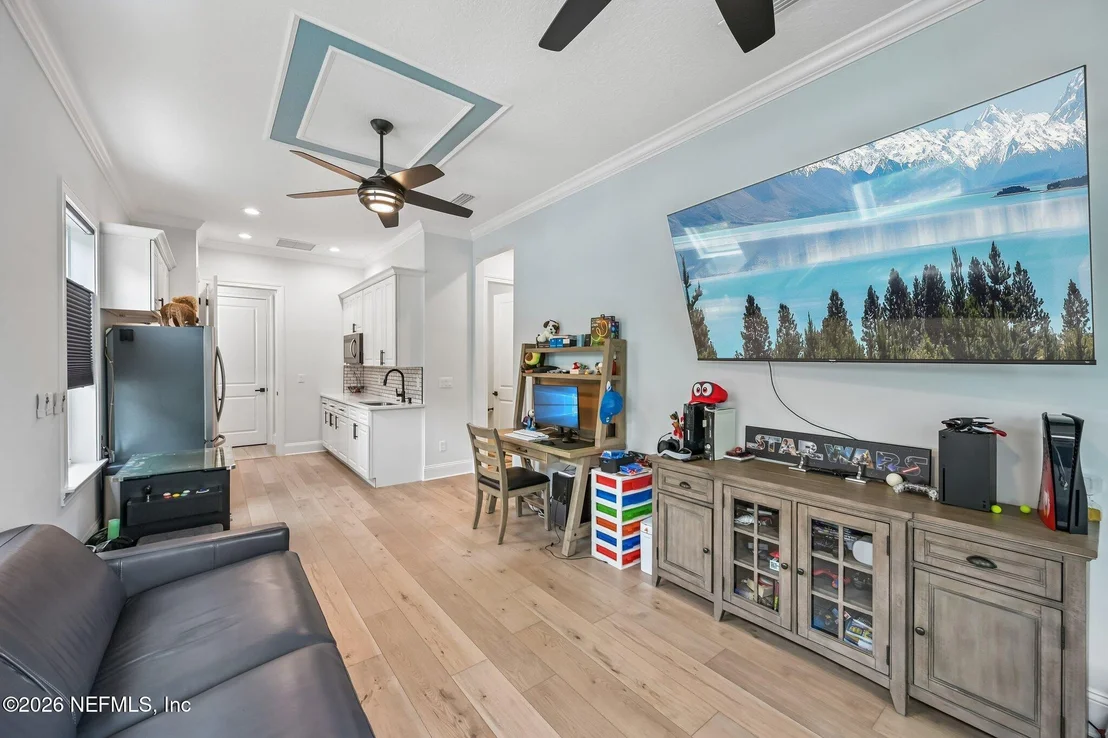 Photo of 375 SEAGROVE Drive
