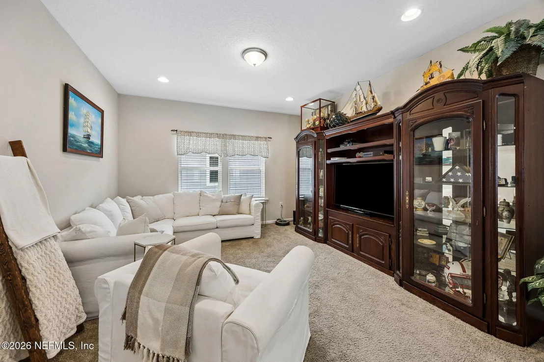 Photo of 317 HOLLY FOREST Drive