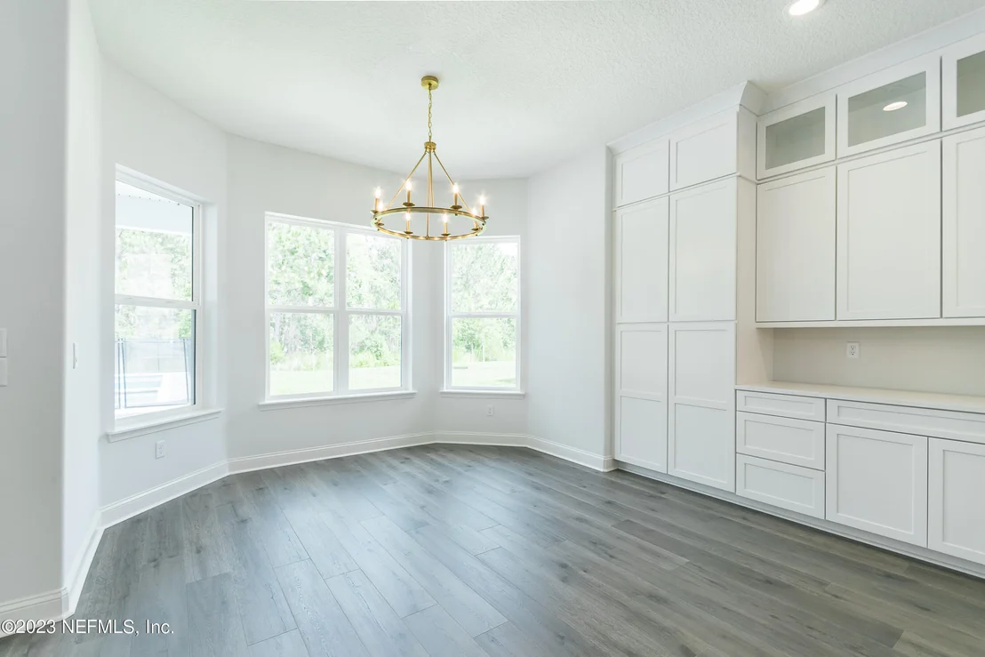 Photo of 261 YORKSHIRE Drive