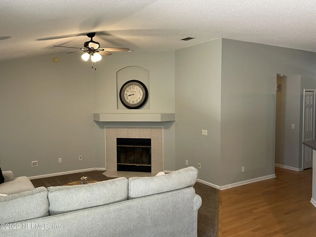 Photo of 1053 BUTTERCUP Drive