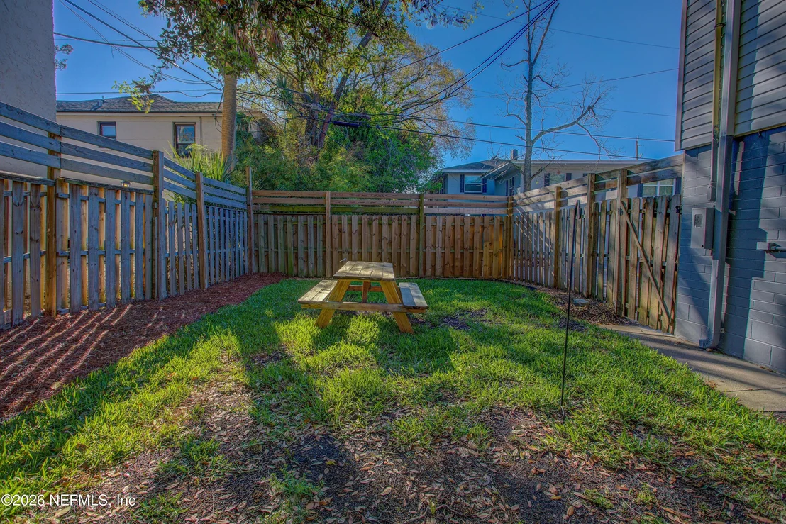 Photo of 1827 CHERRY Street